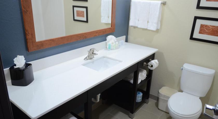 Image of 2 Queen Beds, Suite, Nonsmoking 2