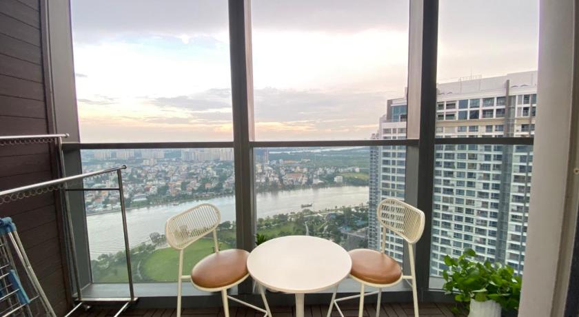Luxury 4 bedroom apartment in Landmark 81 photo