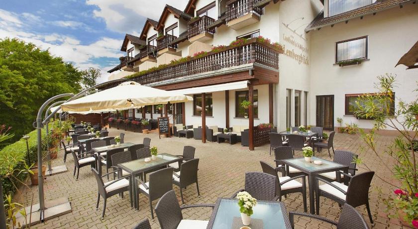 Landhotel Lembergblick photo