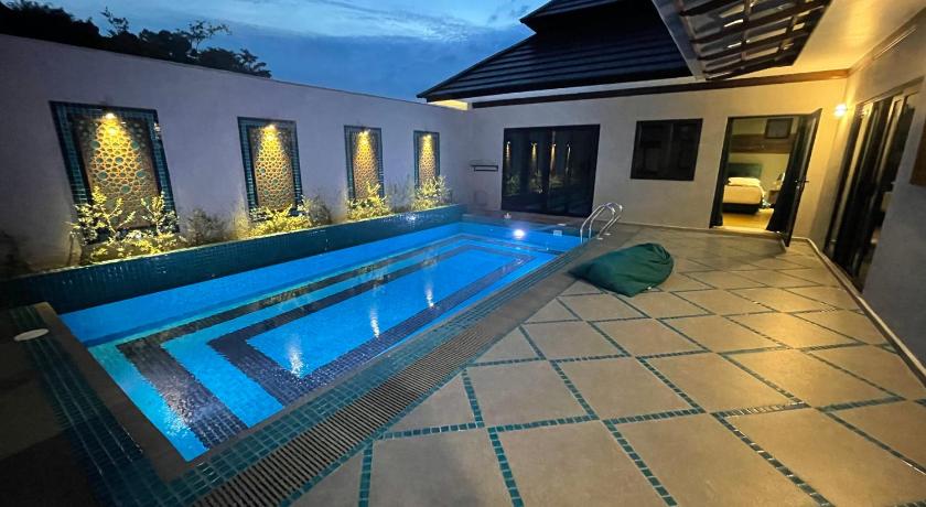 Villa Emerald: 3 Bedroom Pool Villa Near River — Hotel in Bentong