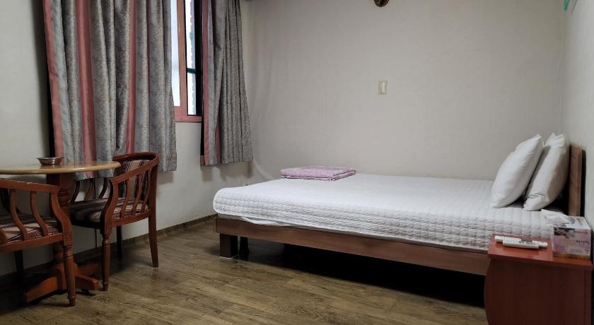 Busan Daeho Motel Hotel exterior