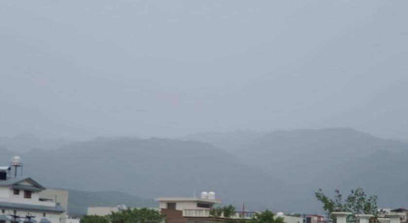 Private room with attached bathroom near Sahastradhara, Dehradun photo