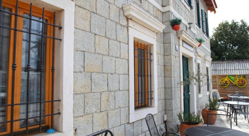 Villa Sol — Hotel in Kastela