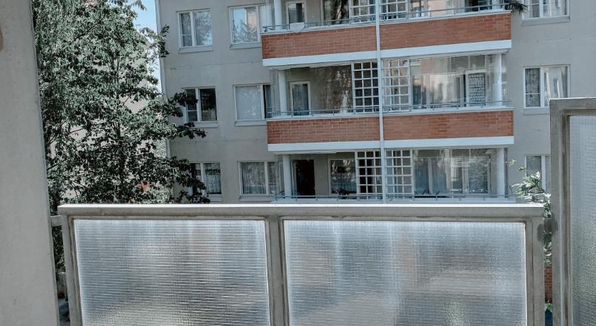 Modern one bedroom Apartment with Sauna near Airport photo