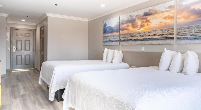 Immagine di 2 Queen Beds, Deluxe Room, Balcony, Non-Smoking 7
