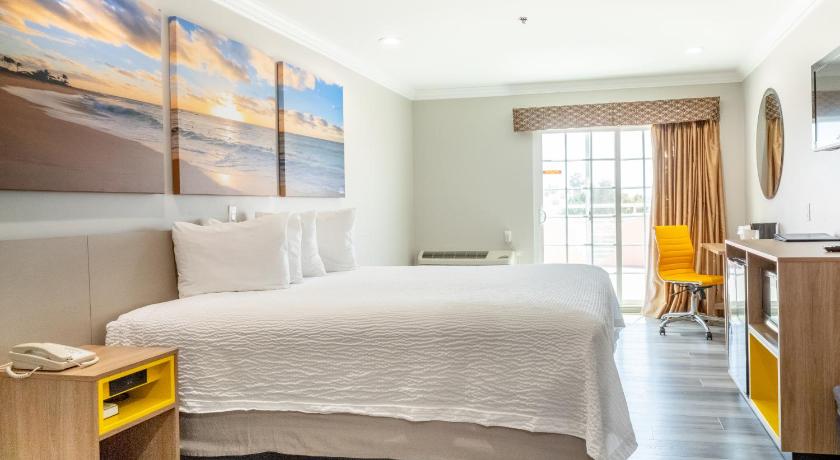 Immagine di 1 King Bed, Deluxe Room, Balcony, Non-Smoking 0