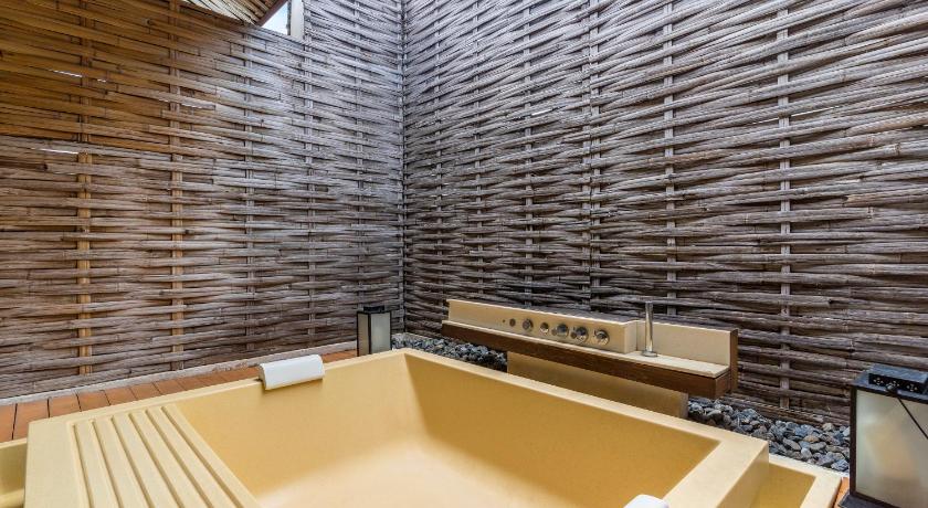 Image of Oceanbed Jacuzzi Villa 11