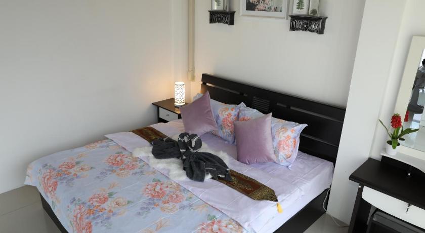 close Maya nimman 5bedroom villa photo
