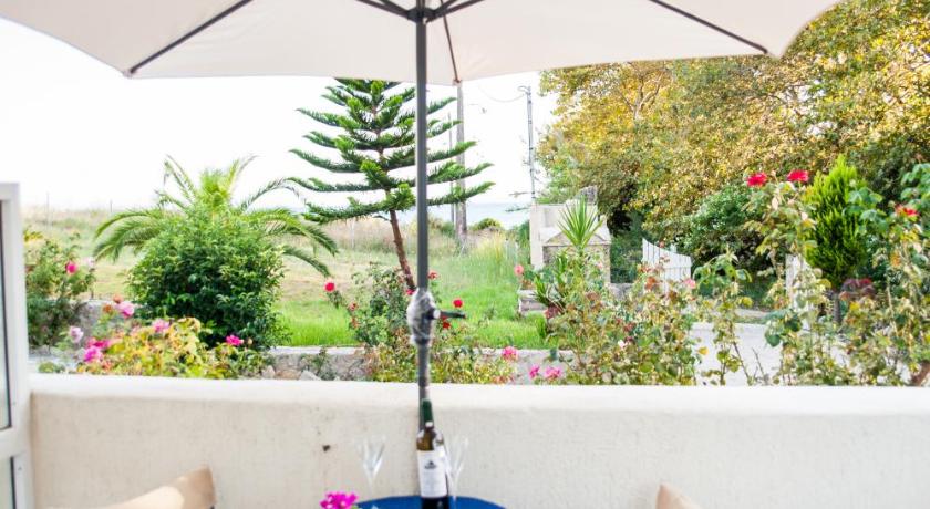 Image of Studio with Garden View 1