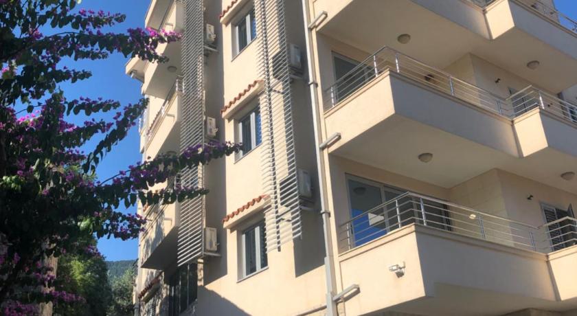Apartments Rafailovic Ljubo — Hotel in Budva