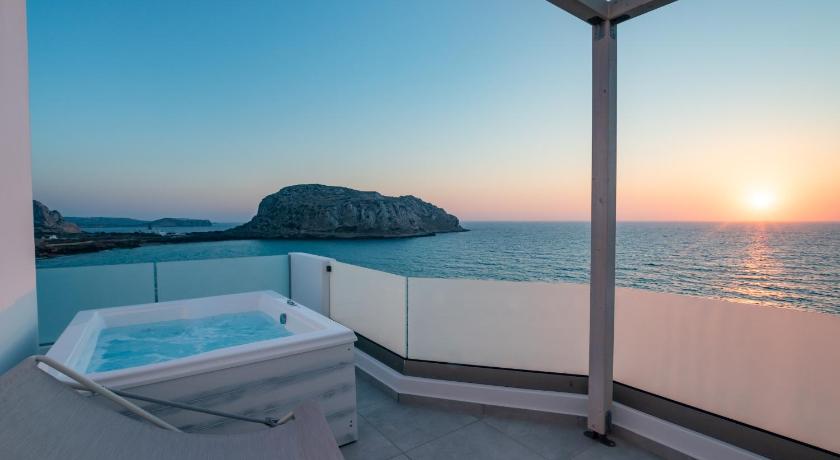 Thalasidi Luxury Suites photo