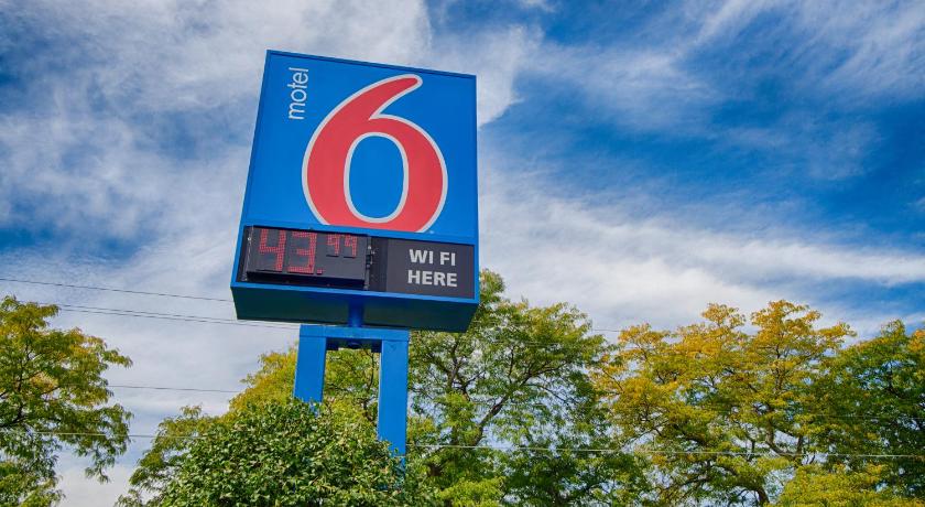 Motel 6-East Syracuse, NY