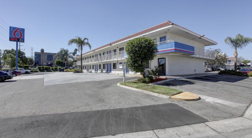 Motel 6-Corona, CA