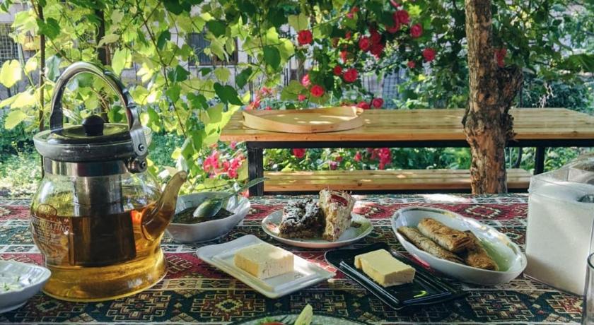 Aregak B&amp;B and Tours — Hotel in Goris
