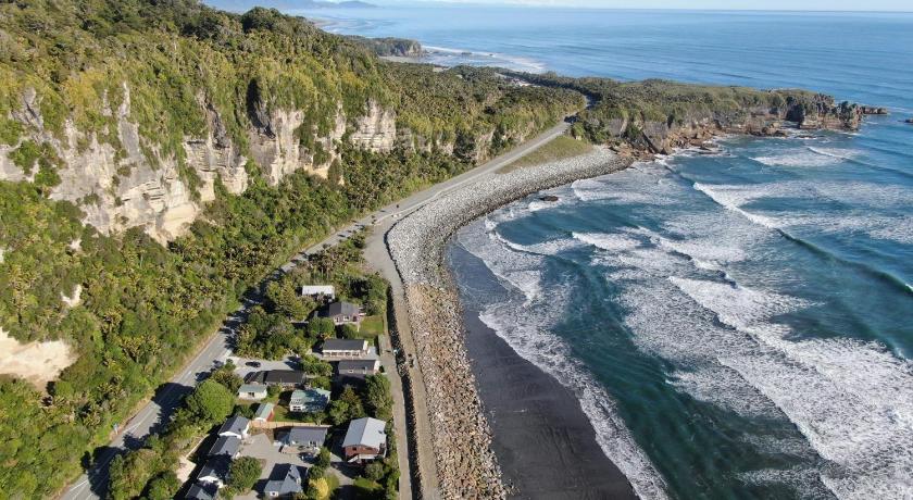 Punakaiki Beachfront Motels — Hotel in Punakaiki