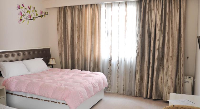 Select City Center Hotel — Hotel in Tirana