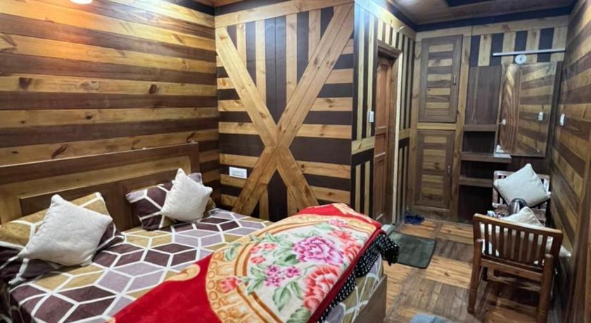 Image of Wooden Queen Non View Room 0
