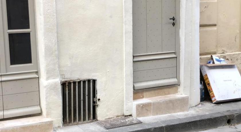 Duplex en pierre proche des Arenes photo