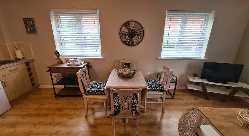 Persimmon House photo