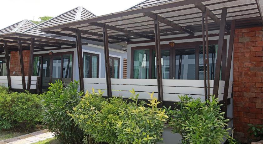 Image of Luxury Twin Bungalow 12