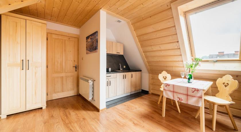 波罗宁 Pokoje Goscinne Pod Losiowkami 4星级 民宿 外观