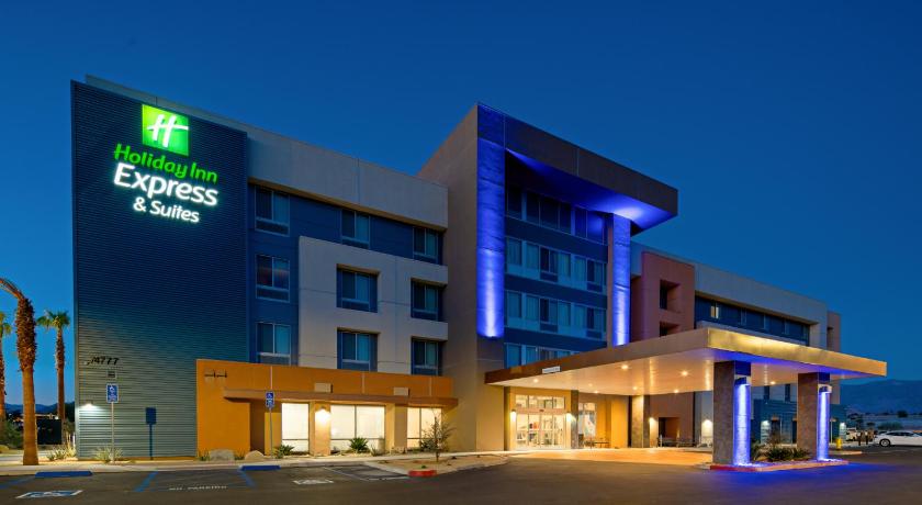 Holiday Inn Express And Suites Palm Desert Millennium photo