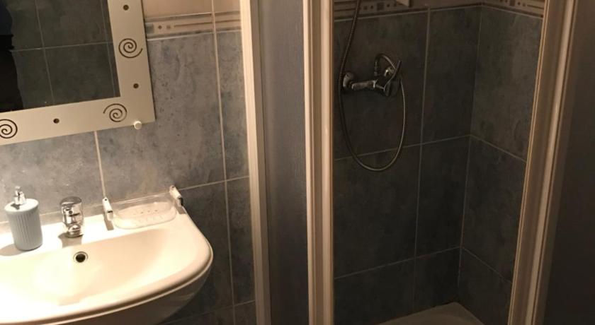 Lagos Royal Rooms and Suites photo