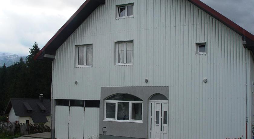 Apartmani panorama — Hotel in Zabljak