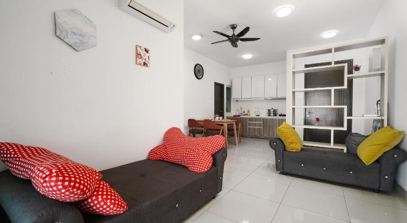 LOVELY 2BR MAJESTIC CONDO 6 PAX POOL VIEW photo