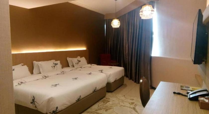 Image of Triple Suite 6
