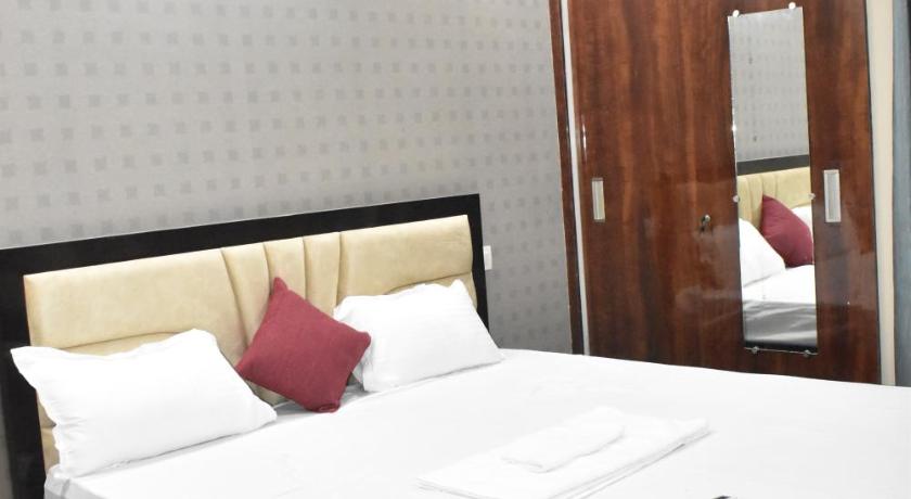 Hotel Violett Doors - image 42