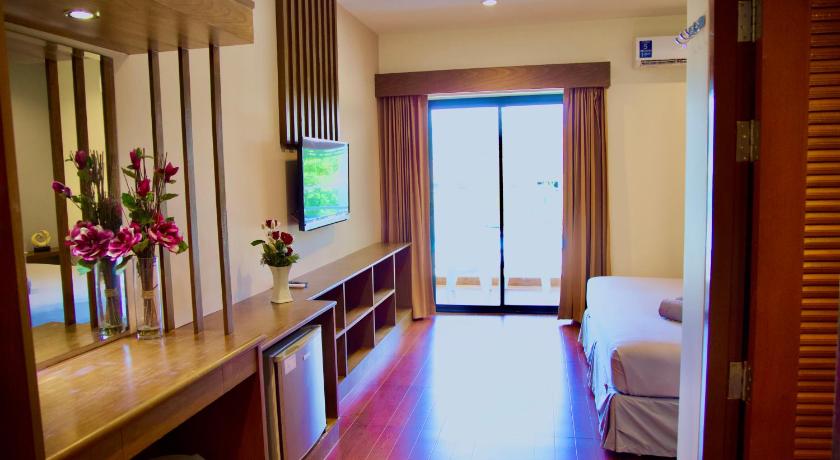 Image of Superior Pool Access 2