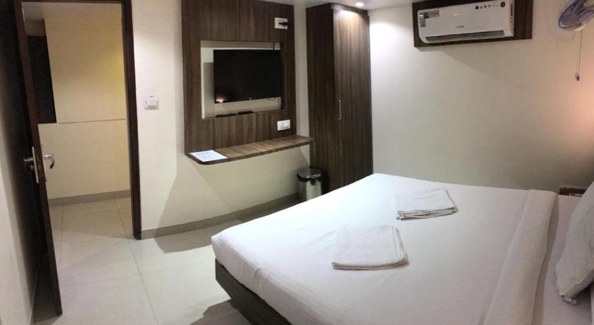 Hotel Castle Inn – Bombay/ Mumbai, KY