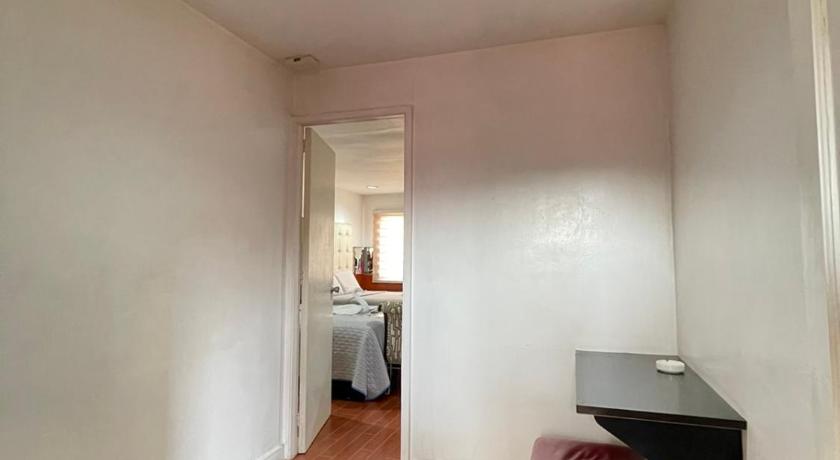 Image of Superior Studio 6