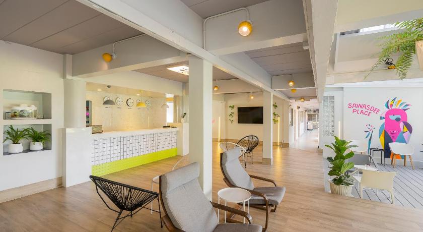 パタヤ Sawasdee place pattaya hotel 3つ星 ホテル プール