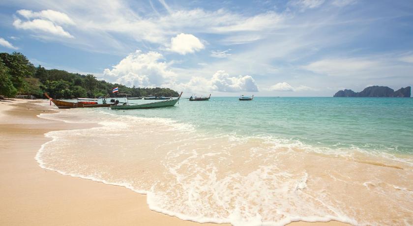 Phi Phi Andaman Beach Resort (SHA Extra Plus)