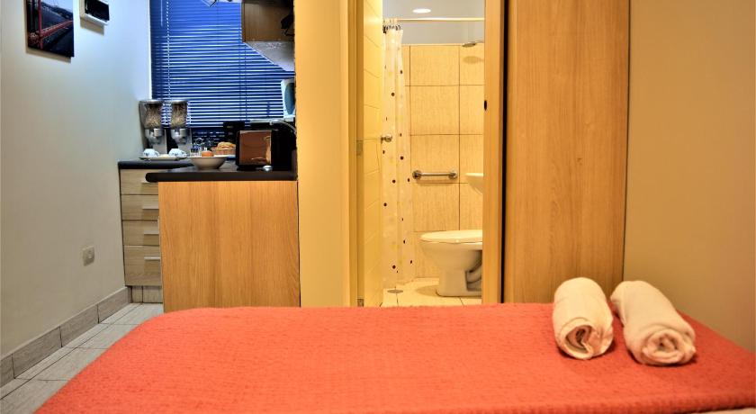 Kangaroo Wasi Airport Bed & Breakfast photo