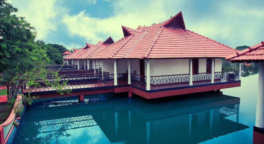 Sterling Lake Palace Alleppey