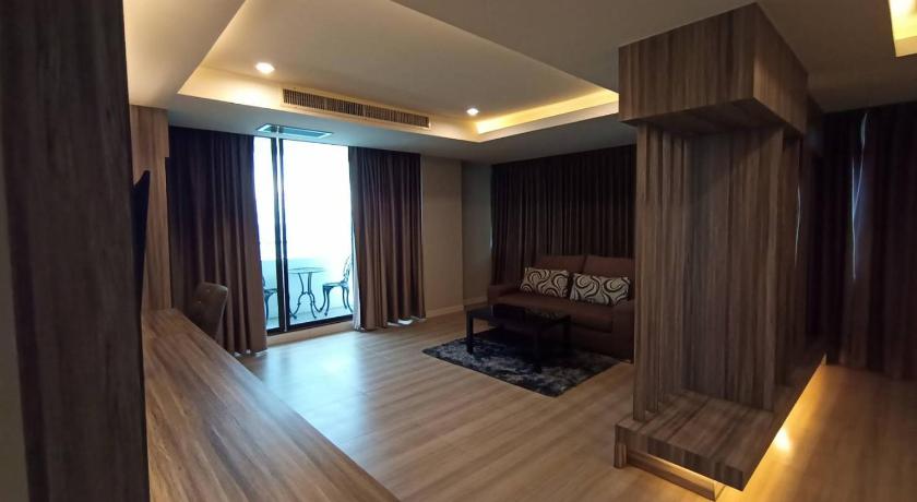 Image of Ocean Panorama Suite 17
