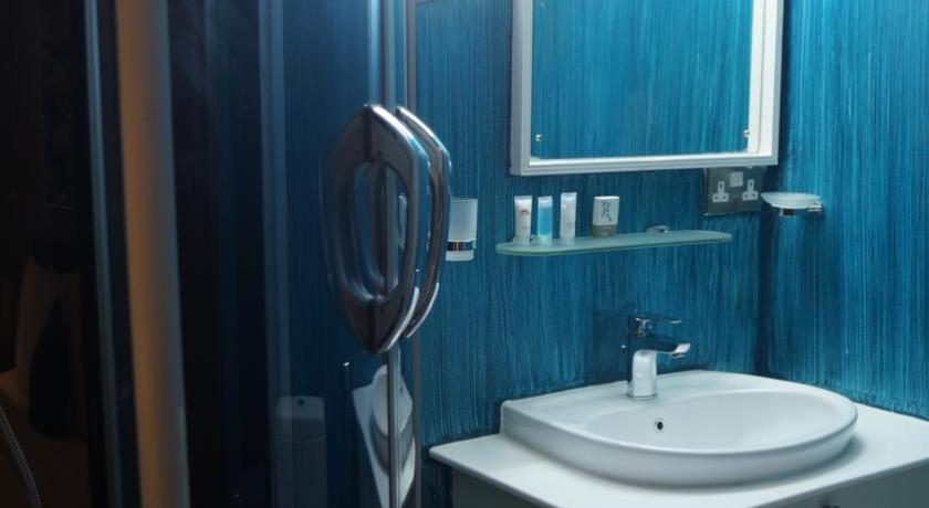 Image of Deluxe Room 2