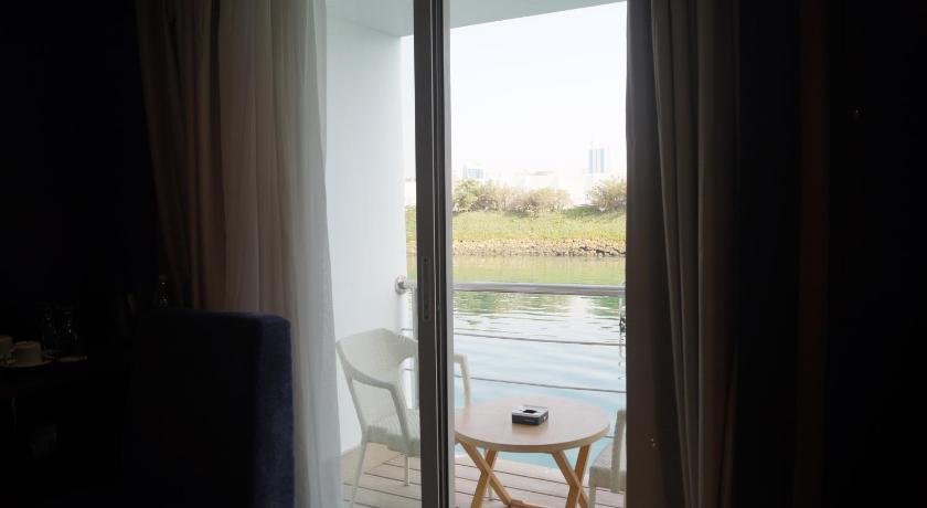 Image of Deluxe Room 16