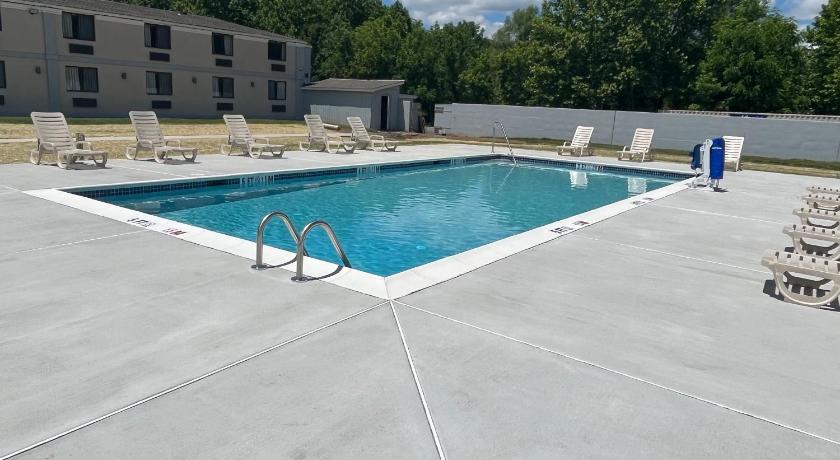 Ramada by Wyndham Whitehall/Allentown photo