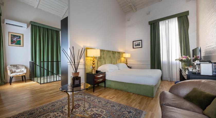 Image of Deluxe Suite with Private Garden 2