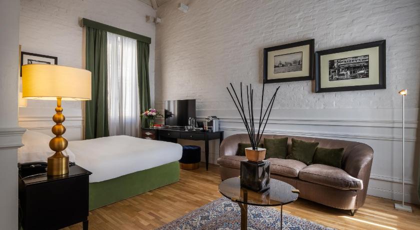 Image of Deluxe Suite with Private Garden 0