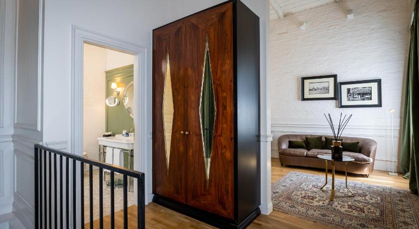 Image of Deluxe Suite with Private Garden 4