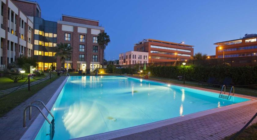 Rome Mercure Rome Leonardo da Vinci Airport 4-Star Hotel pool