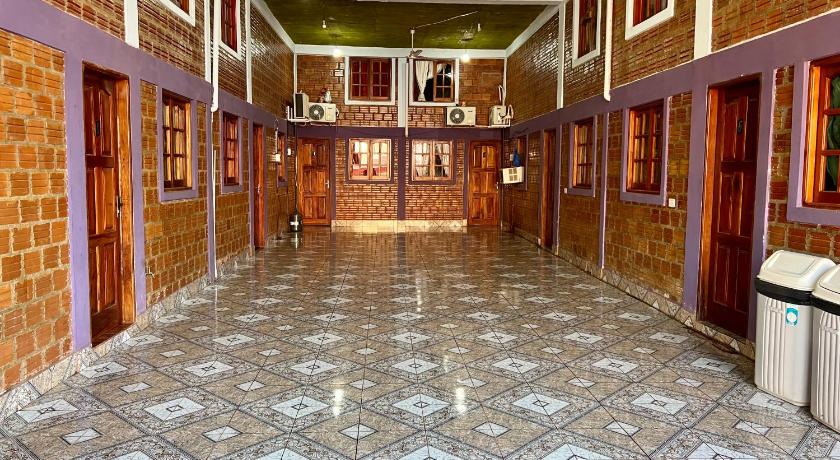 Mario Algarin — Hotel in Puerto Iguazu