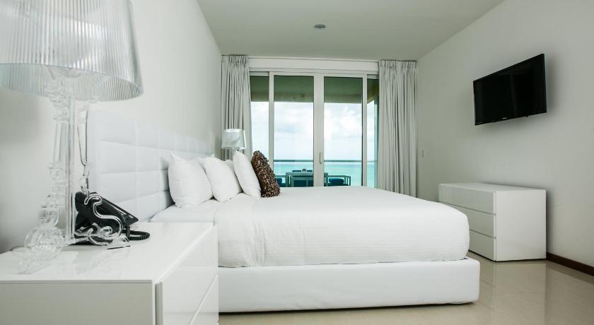 Image of Two-Bedroom Apartment with View 7