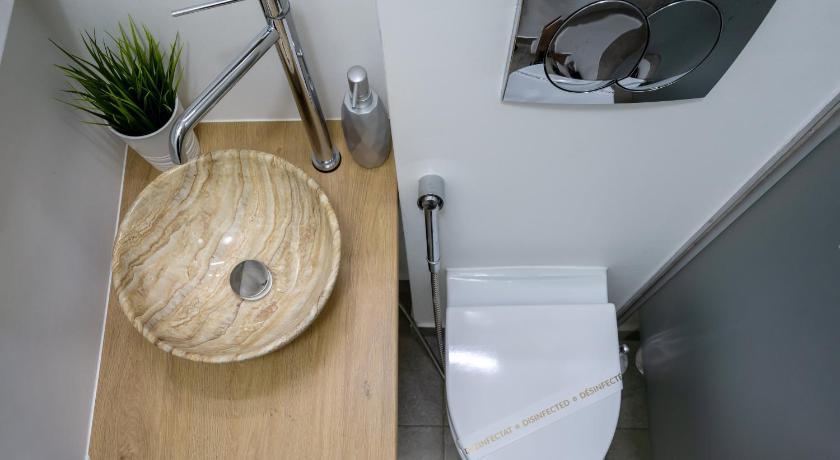 Metropole Apartments Studio City photo