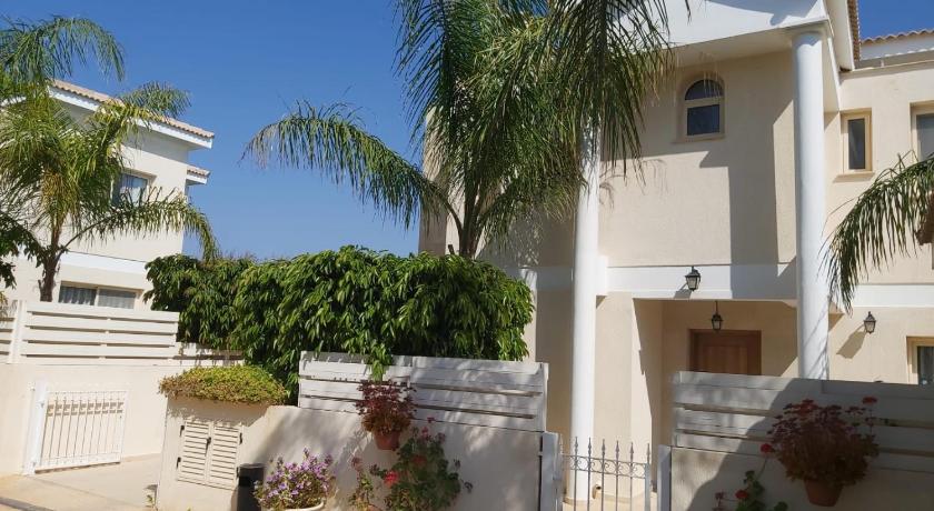 Anthorina Villa 8 photo